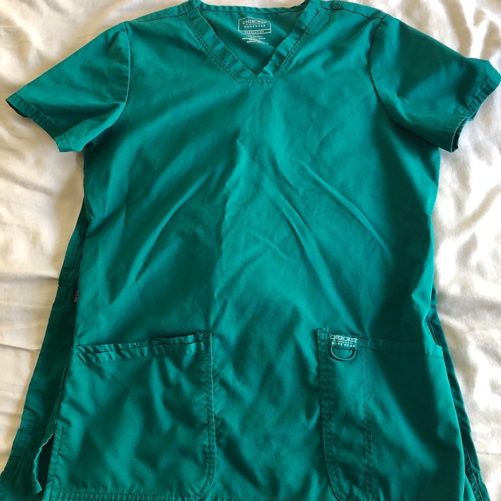 Cherokee scrub set in hunter green